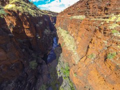 Flying in tight spaces at Karijini  - [Click for a Larger Image]